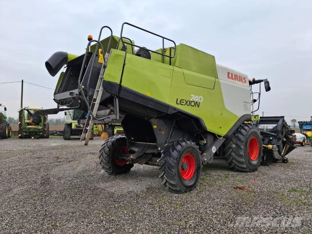 CLAAS Lexion 740 Kombájnok