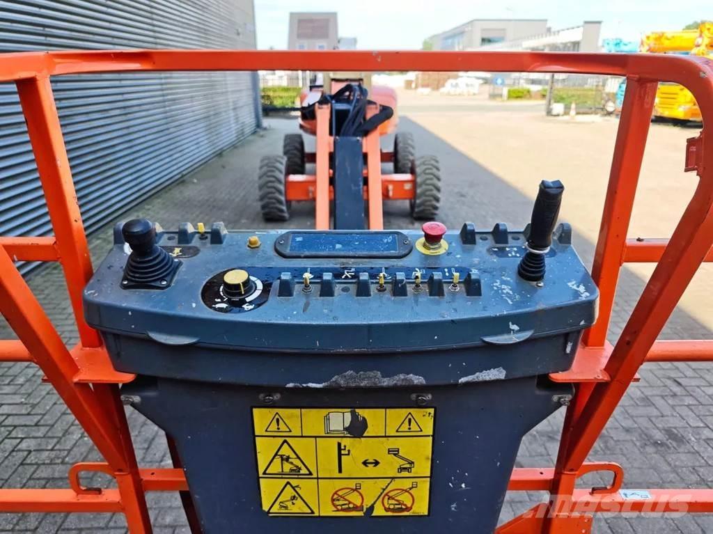 JLG E600 JP Karos emelők