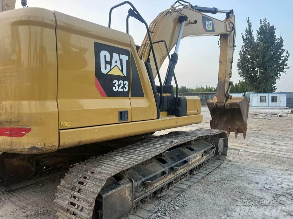 CAT 323 GC Lánctalpas kotrók
