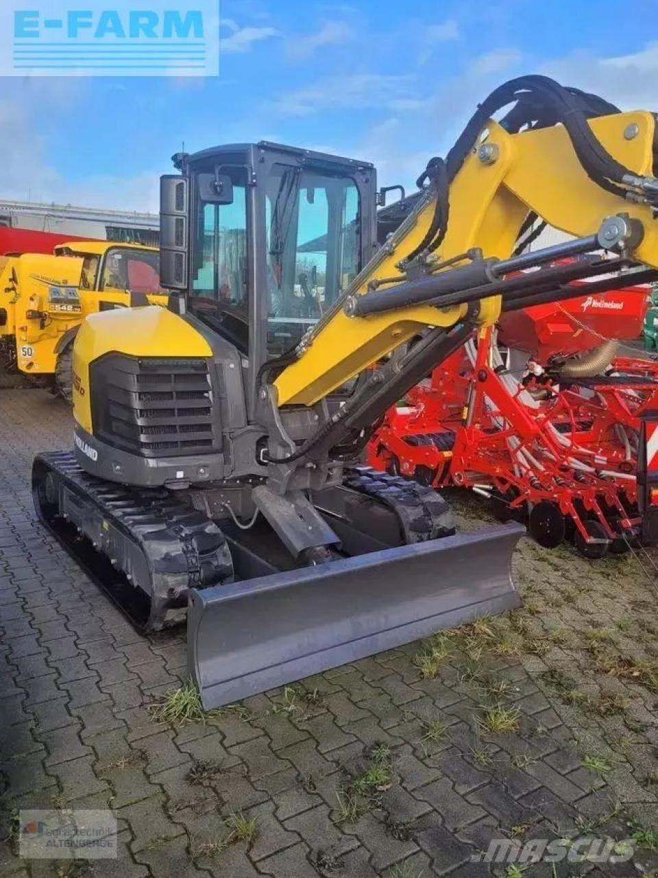 New Holland e55d Mini kotrók < 7t