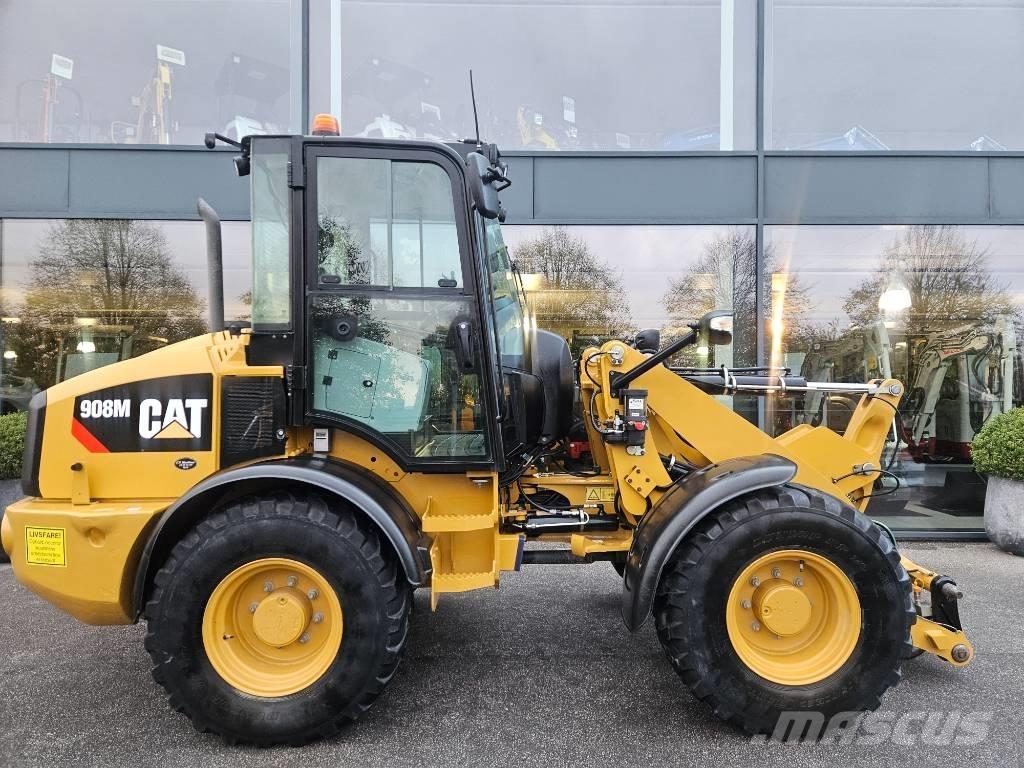 CAT 908m Gumikerekes homlokrakodók