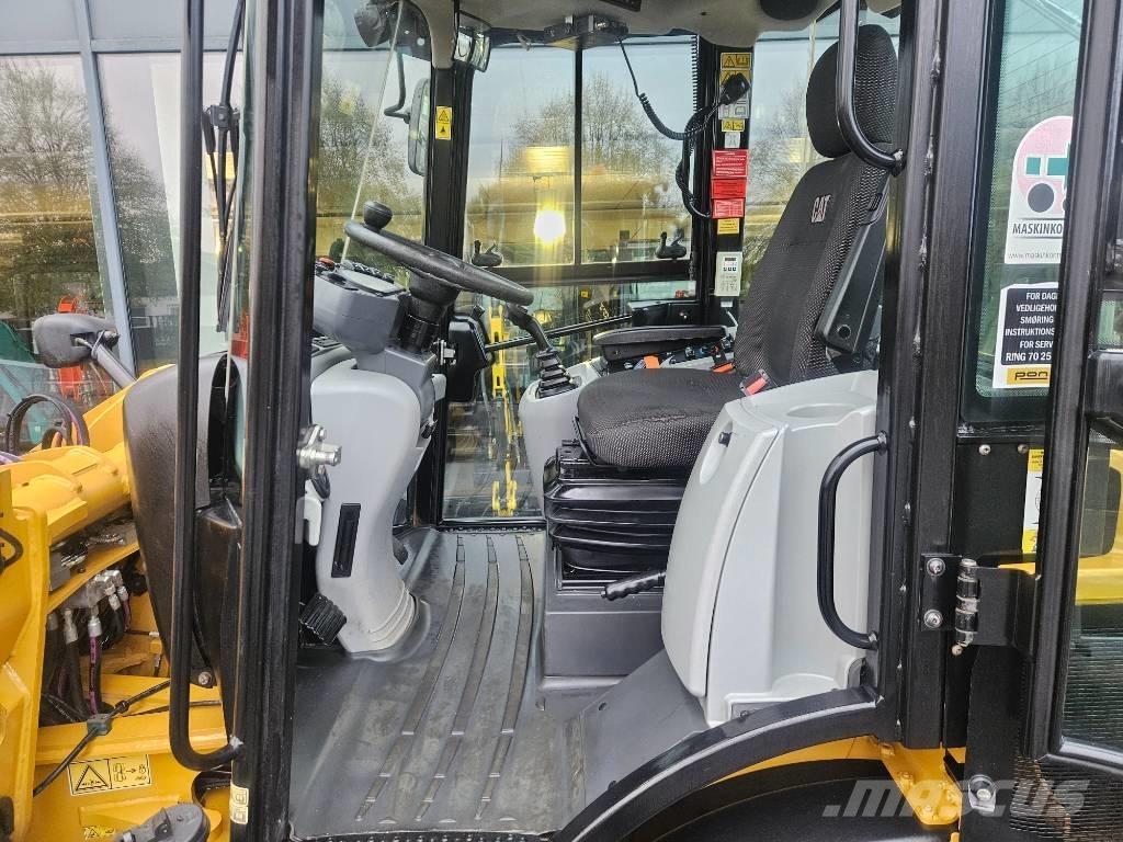 CAT 908m Gumikerekes homlokrakodók