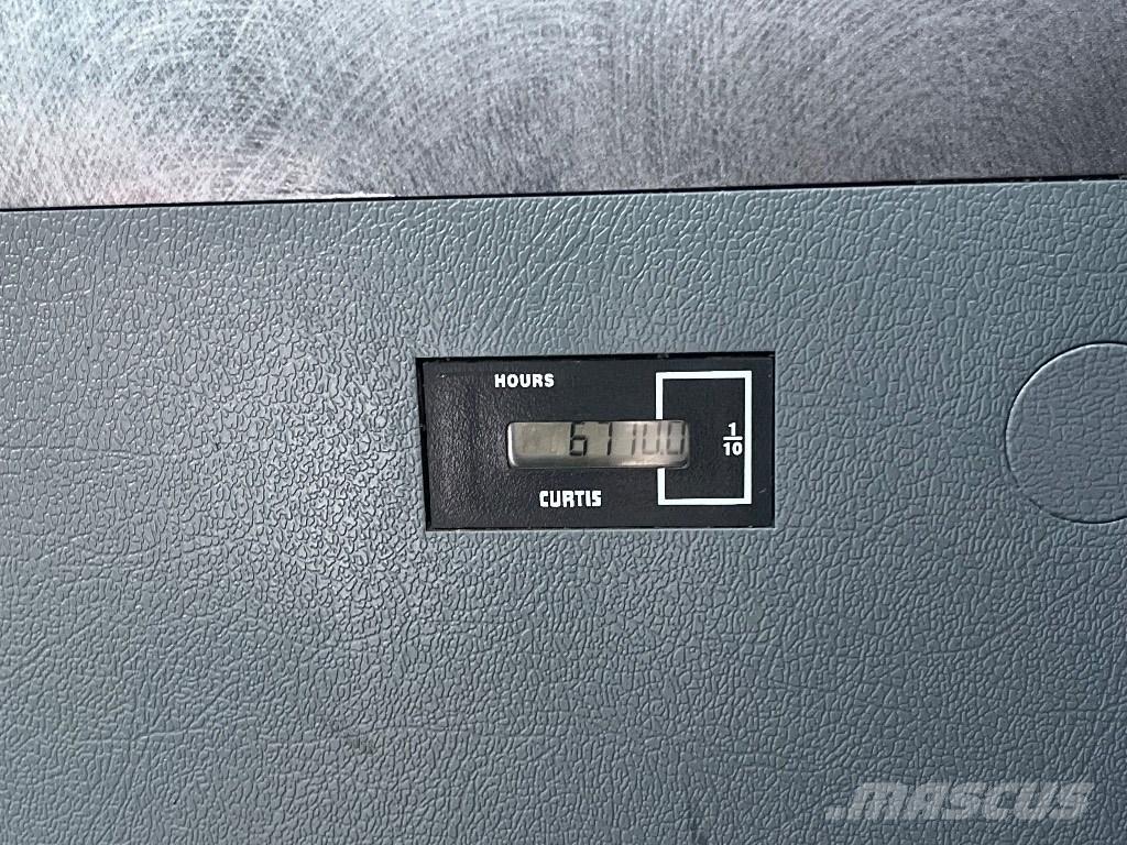 Hyundai HX140L Lánctalpas kotrók