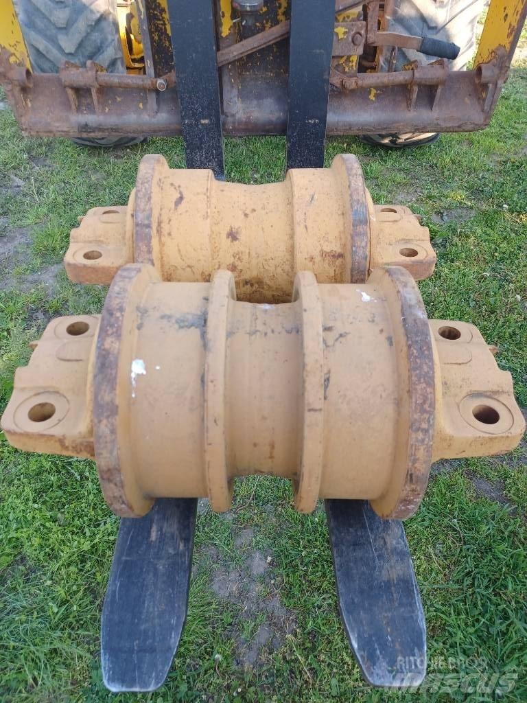 Komatsu D 155 Lánctalpak, láncok és futóművek