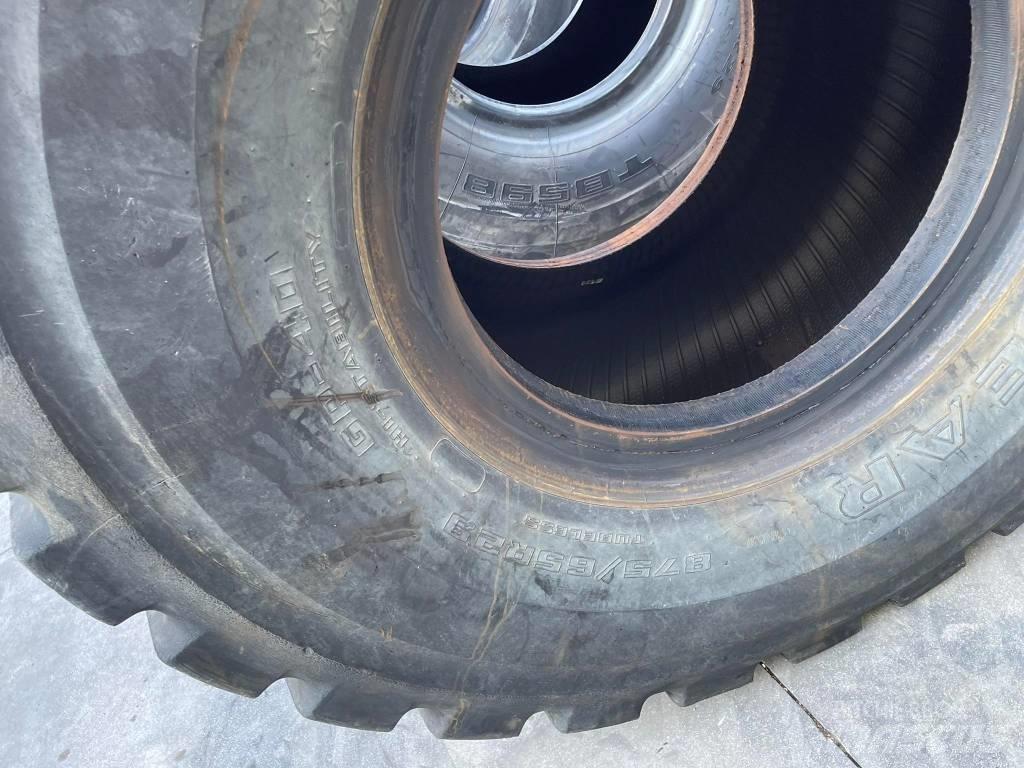 CAT 982M Gumikerekes homlokrakodók