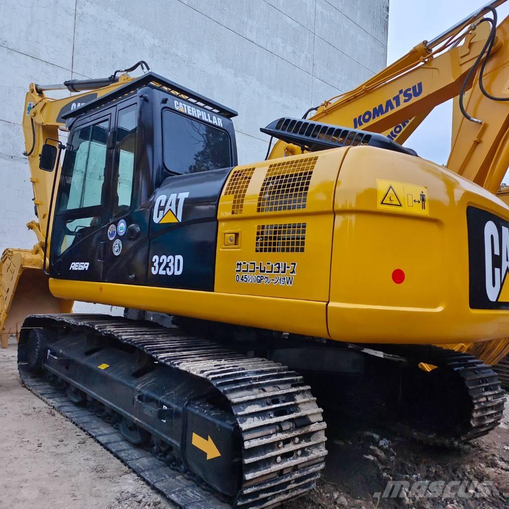 CAT 323 Lánctalpas kotrók