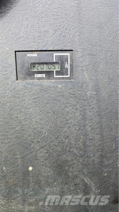 Hyundai Robex 300 LC Lánctalpas kotrók