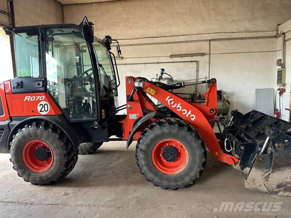 Kubota R 070 WT QC Gumikerekes homlokrakodók