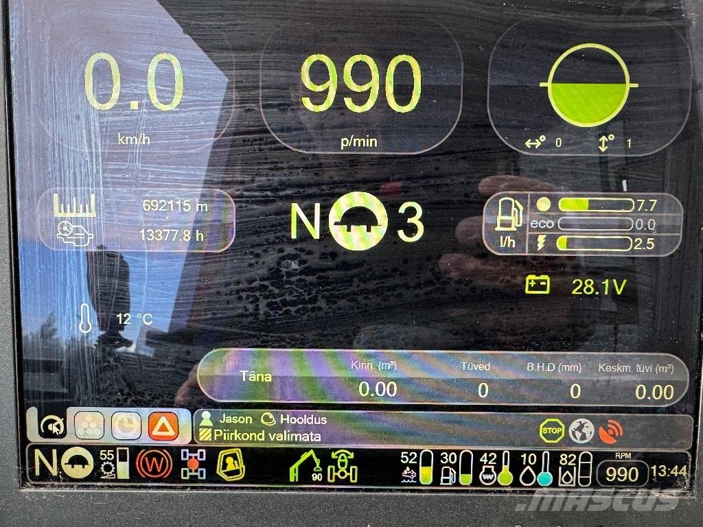 Komatsu 911 Betakarítók