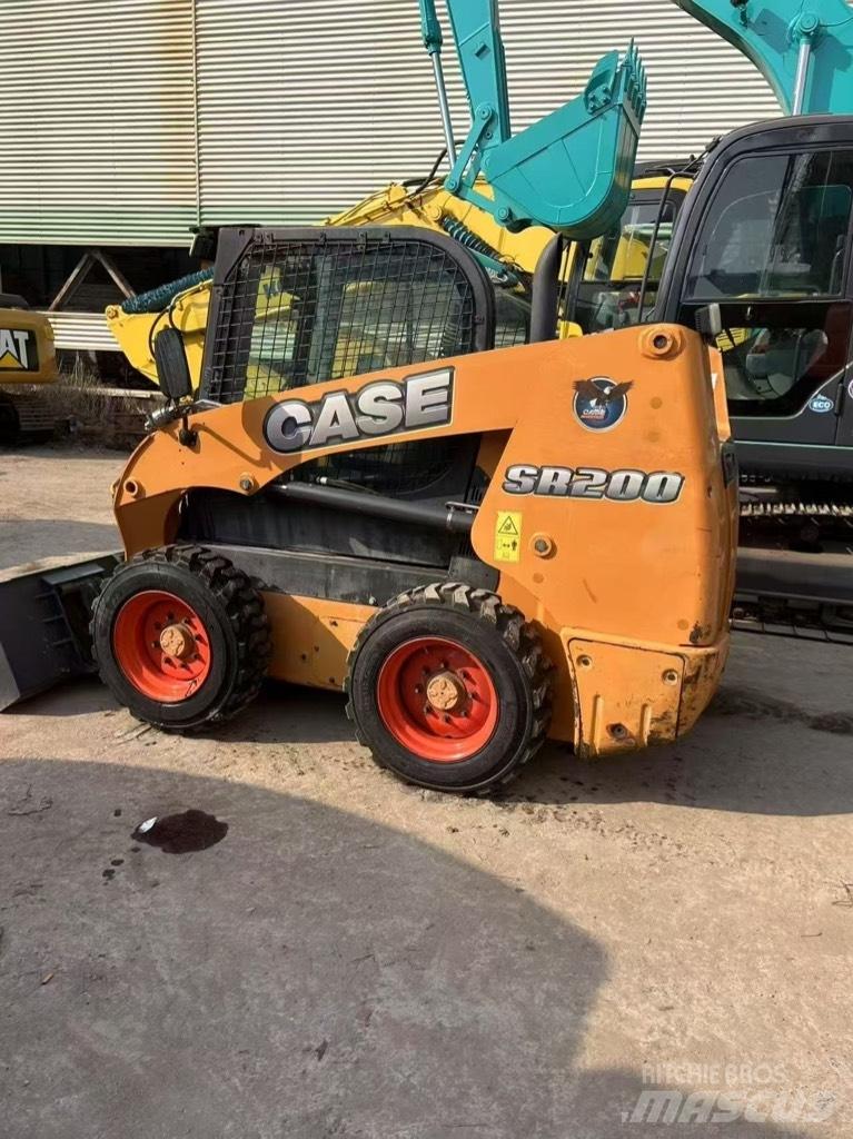 CASE SR 200 Kompaktrakodók