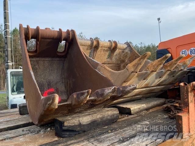 Komatsu PC 210 LC-8 Lánctalpas kotrók