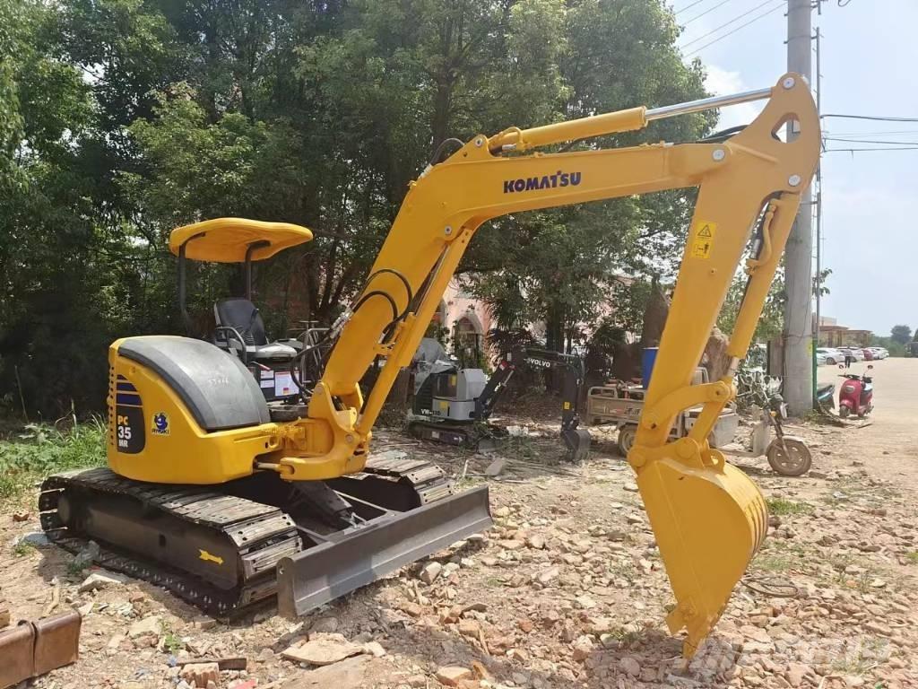Komatsu PC35 Mini kotrók < 7t