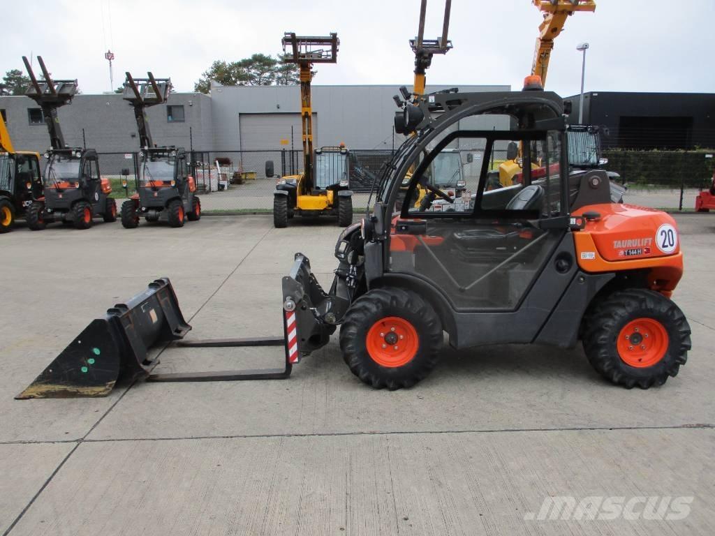 Ausa T144 HX4 (099) Teleszkópos rakodók
