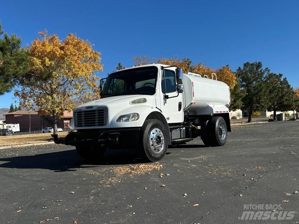 Freightliner M2 Vízszállító teherautók