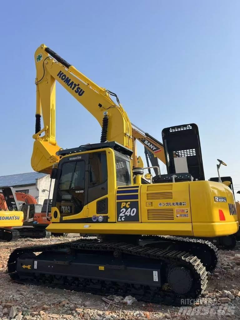 Komatsu 240-8 Lánctalpas kotrók