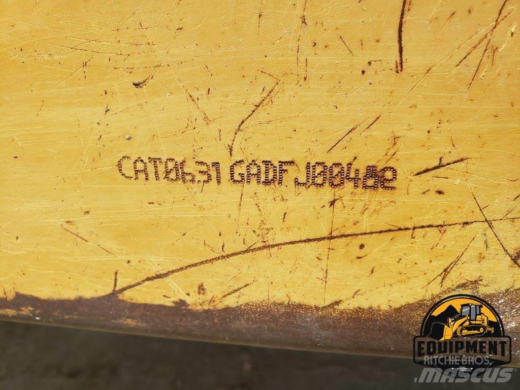 CAT 637 G Földnyesők (szkréperek)