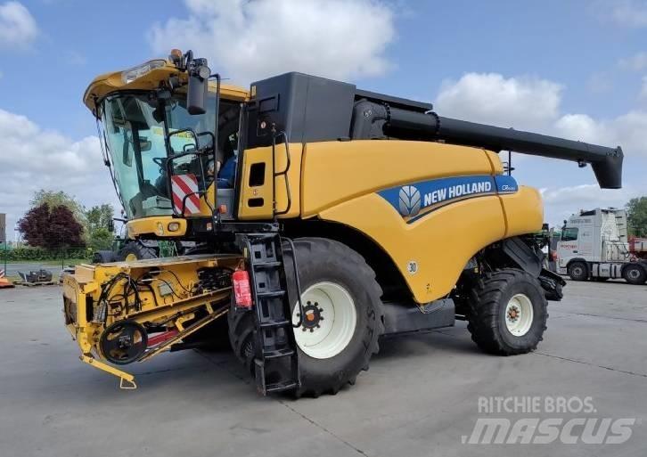 New Holland CR 9080 Kombájnok