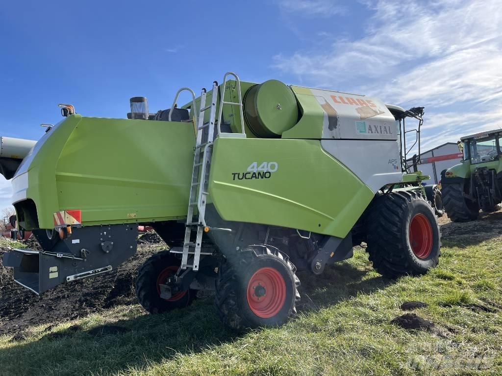 CLAAS Tucano 440 Kombájnok