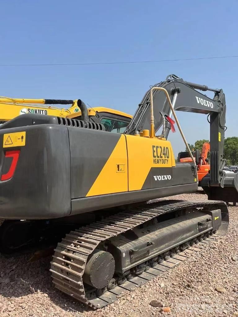 Volvo EC 240 Lánctalpas kotrók