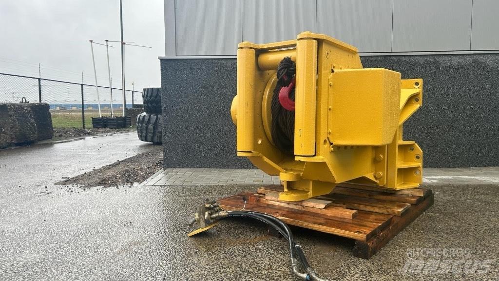 CAT D 7 G Csörlők