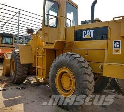 CAT 966 F Gumikerekes homlokrakodók
