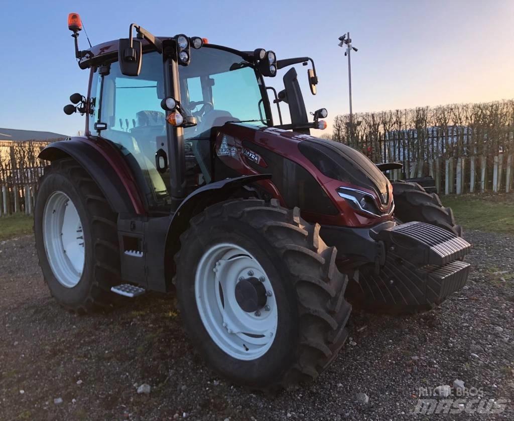 Valtra G125EA Traktorok