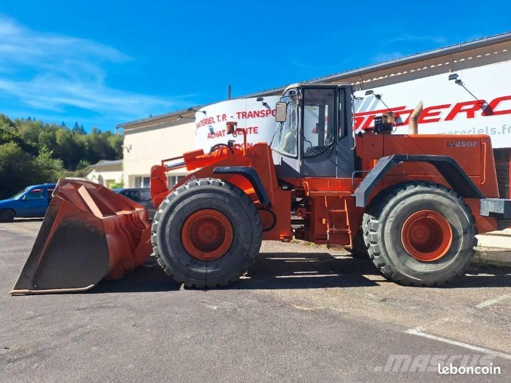 Hitachi LX 290 E Gumikerekes homlokrakodók