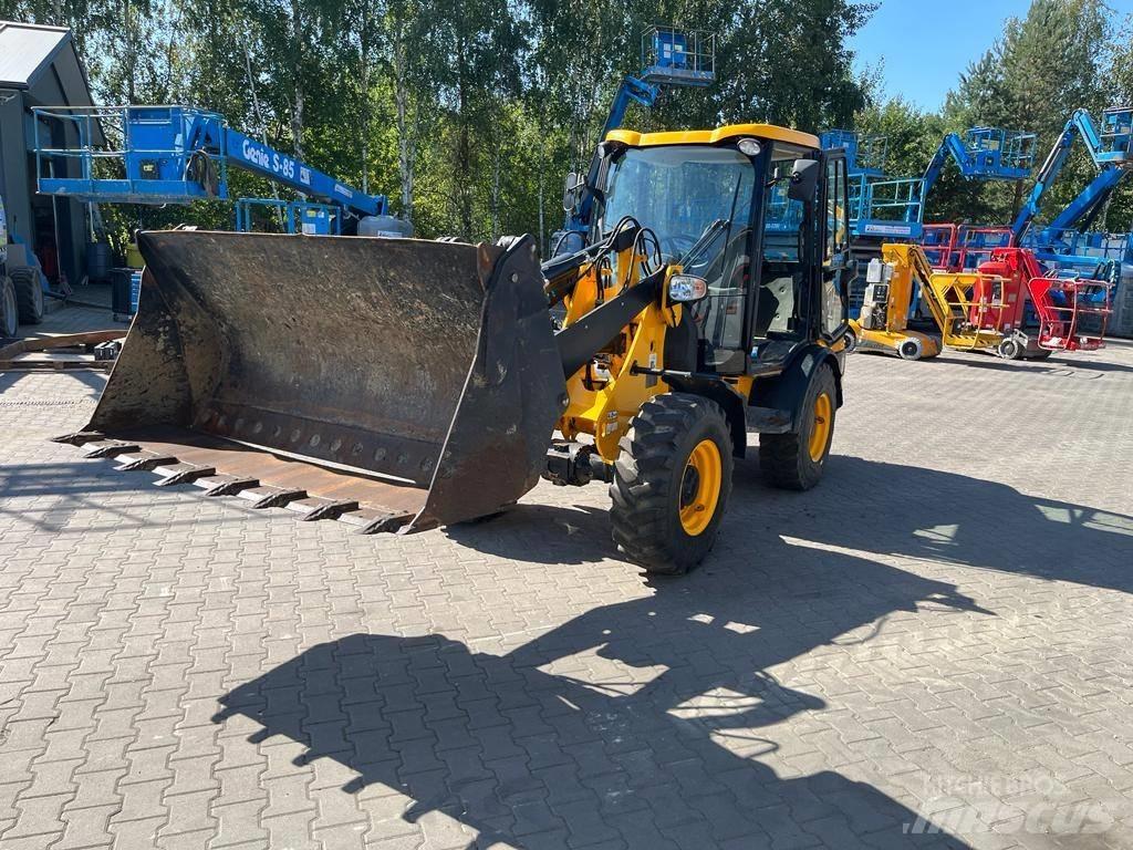 JCB 406 Gumikerekes homlokrakodók