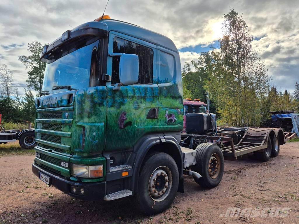 Scania R 124 erdészeti gépszállító teherautók