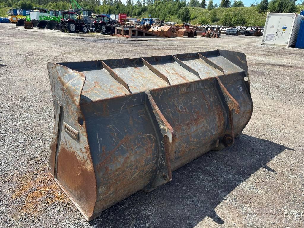 Volvo L 30 GS Gumikerekes homlokrakodók