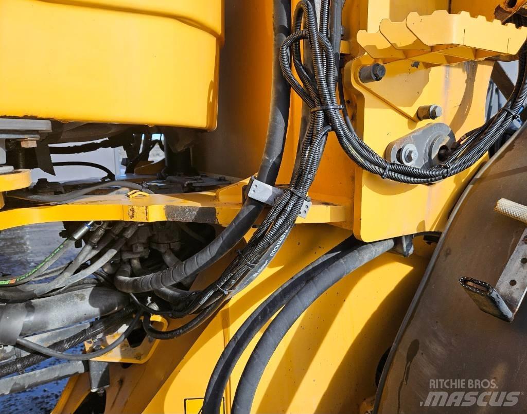Volvo L 90 H Gumikerekes homlokrakodók