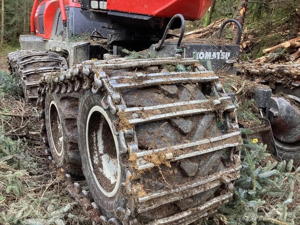 Komatsu 901 XC Betakarítók