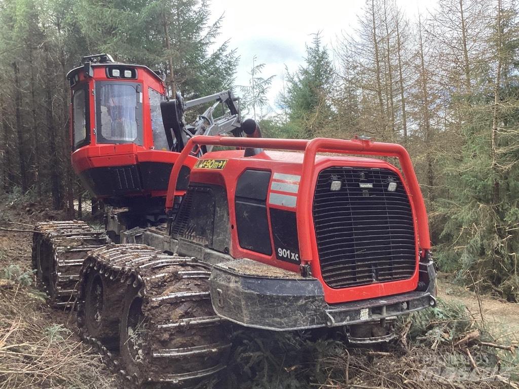 Komatsu 901 XC Betakarítók