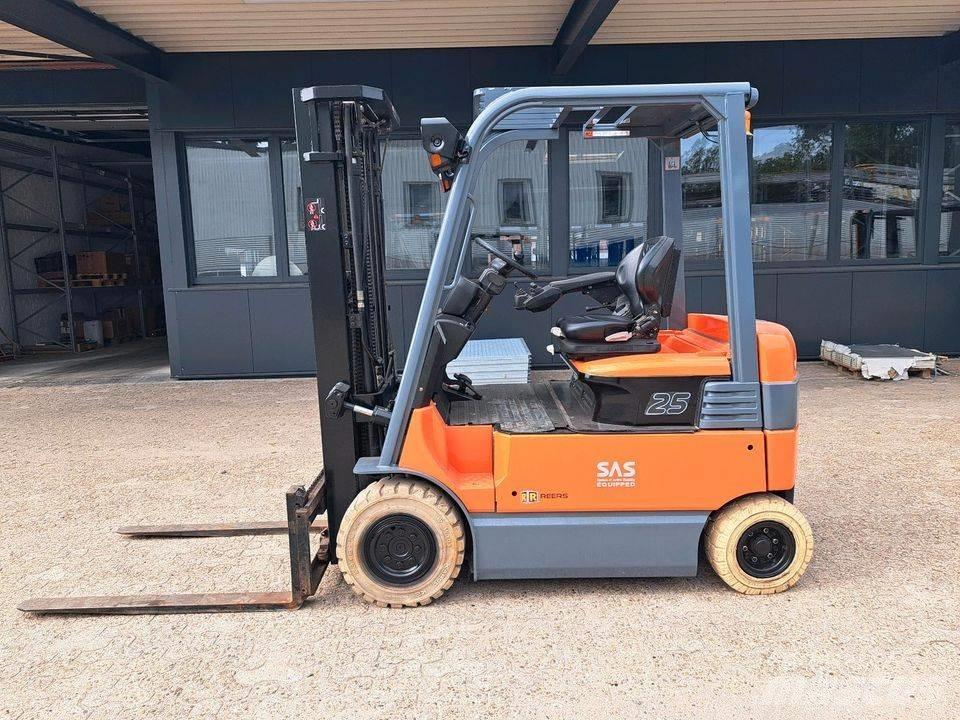 Toyota 7FBMF25 Építőipar - Egyebek