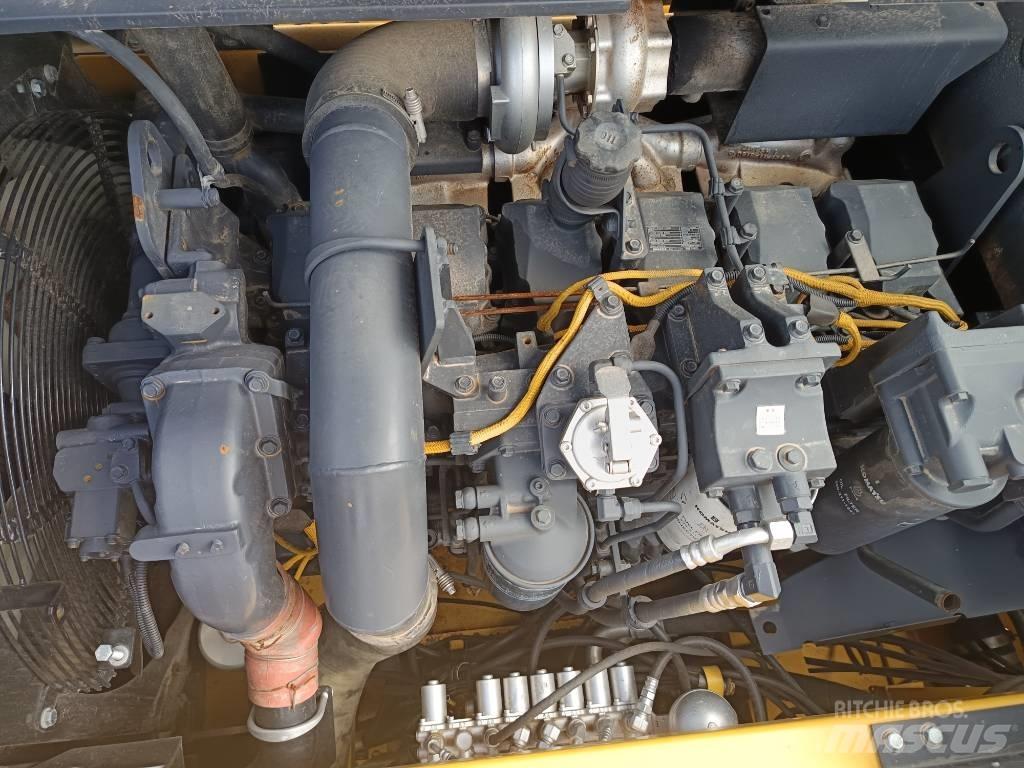 Komatsu PC450-8 Lánctalpas kotrók
