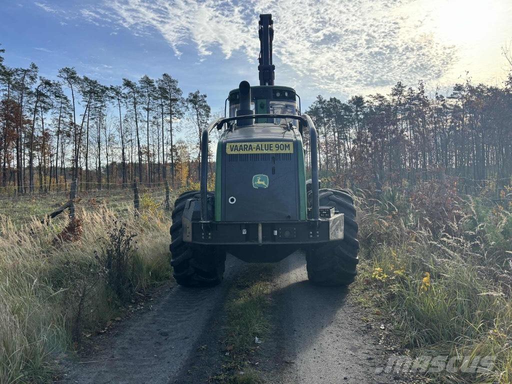 John Deere 1270 G Betakarítók