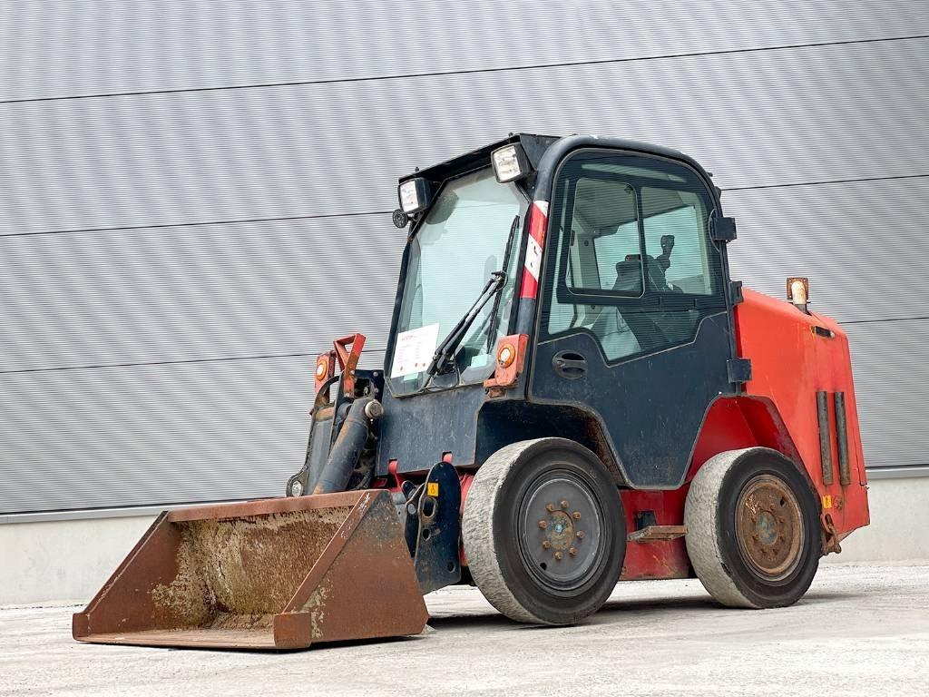 JCB R260 Kompaktrakodók