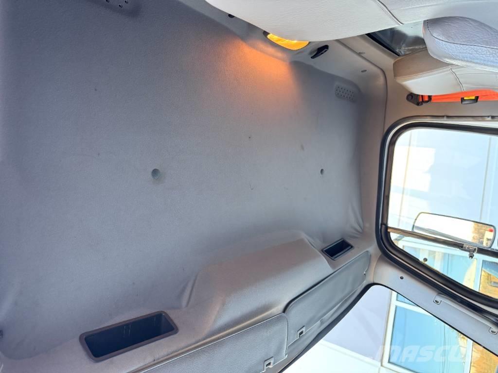 Freightliner M2 Billenő teherautók