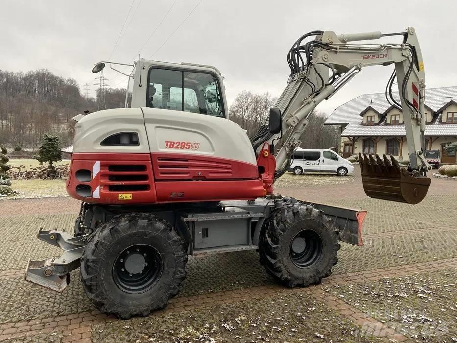 Takeuchi TB 295 Gumikerekes kotrók