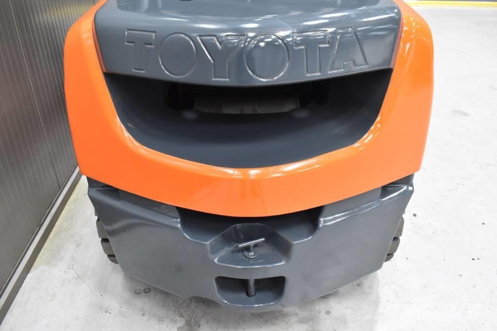 Toyota 06-8FD30F Dízel targoncák