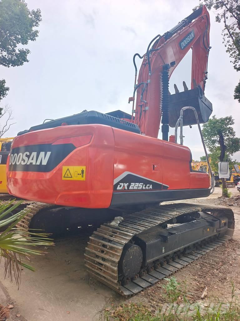 Doosan DX225LC-9C Lánctalpas kotrók