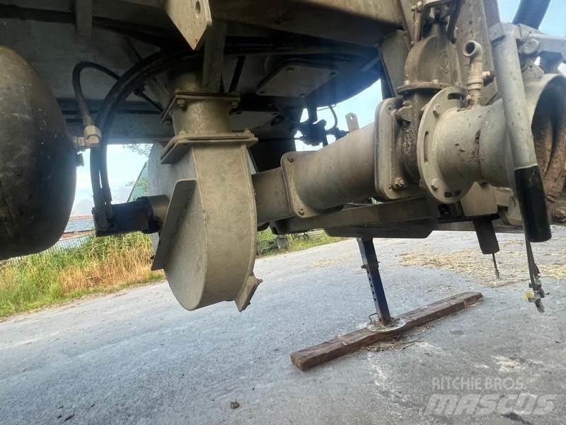 BSA VTW140L Trágyaszóró