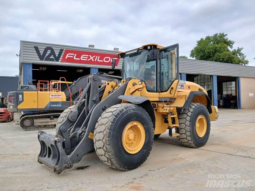 Volvo L 120 G Gumikerekes homlokrakodók