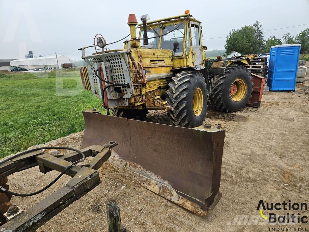  Onbekend T-157K Traktorok