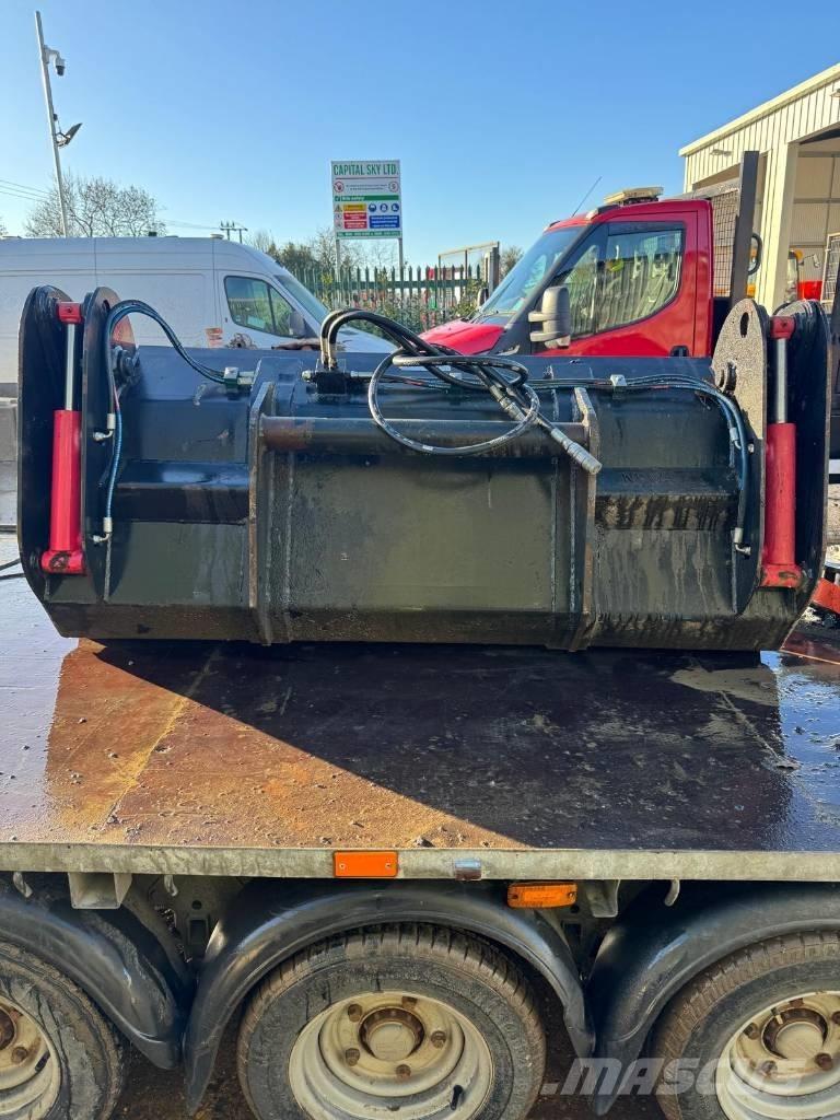 Manitou 4-in-1 Teleszkópos rakodók