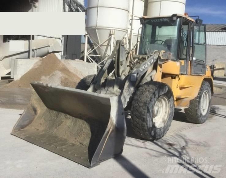 Volvo L 45 Gumikerekes homlokrakodók