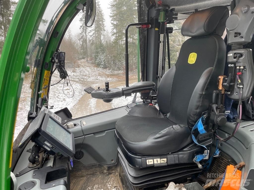 John Deere 1470 G Betakarítók