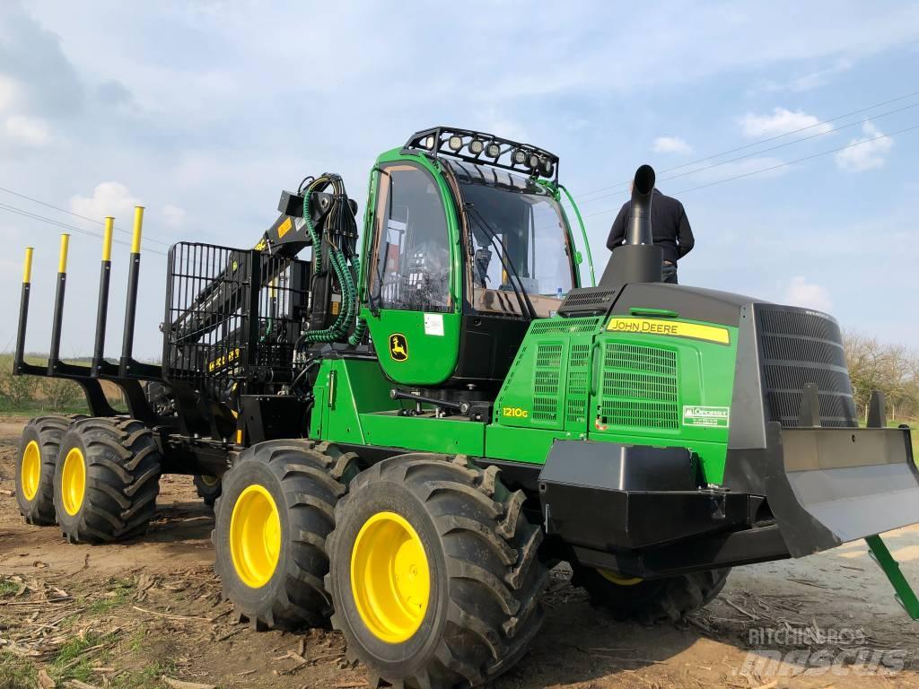 John Deere 1210 G Kihordók