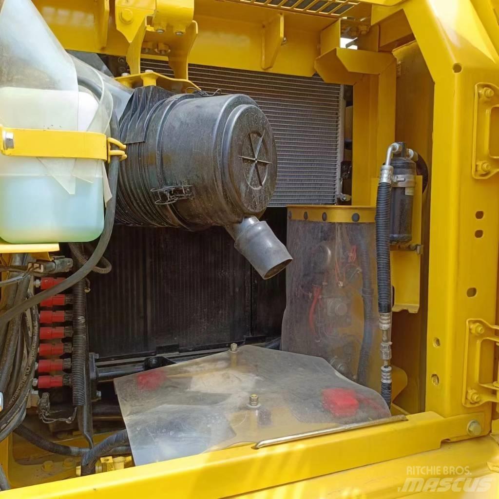 Komatsu PC 130 Lánctalpas kotrók