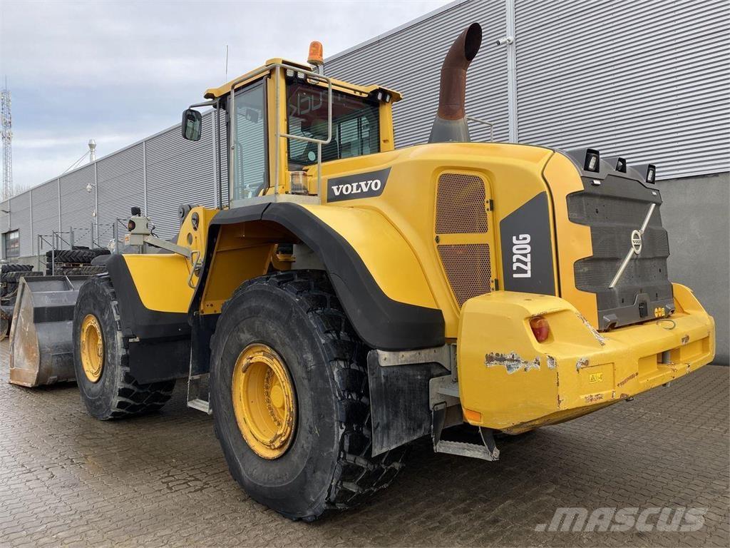 Volvo L220G Gumikerekes homlokrakodók